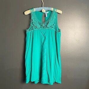 3 for $12- Francesca’s Kelly green lace crochet shift dress w/ keyhole back. M